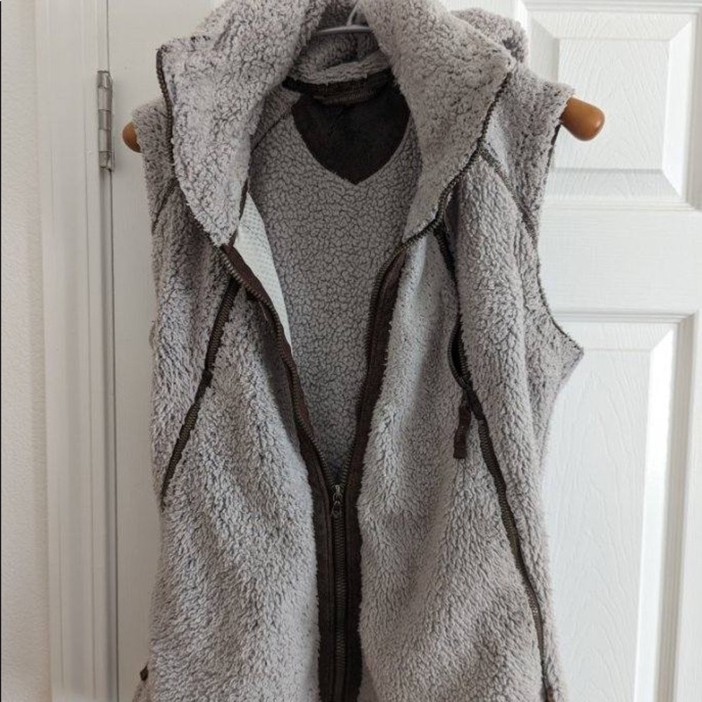 KUHL Roam in the Mountains Sherpa Vest